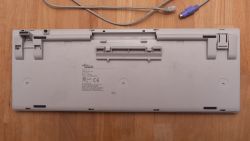 Bottom view showing the non-connected battery compartment of this model.