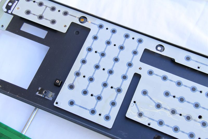 File:Sony BKE 2011 - Membrane Bottom.JPG