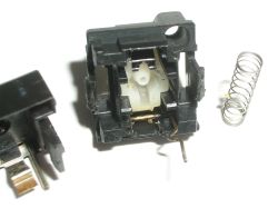 Static contact wire in its recess
