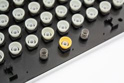 Space bar arrangement with special sleeve and extra springs
