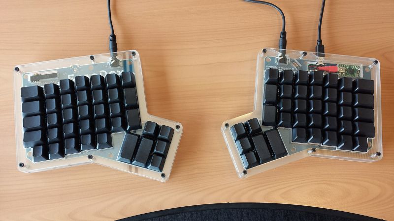 File:Ergodox1.jpg