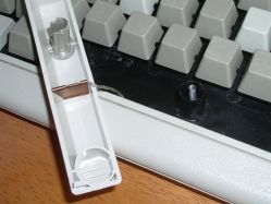 Earthed (grounded) space bar from a 1996 Greenock Model M