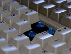 Keycaps/switch closeup 2