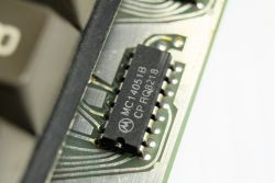 Week 18 Year 1982 date code on chip