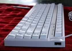 Top sideview/USB pass-through port