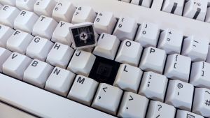 Alcatel MMK 4049 keycaps and switches view