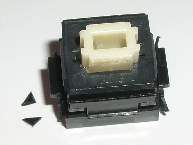 File:Alps SKC -- broken wings on Cream Damped.jpg