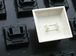 Snap-in keycap mount