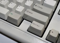 51G8572: green Alt and Control/Act key.