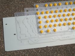 Three-layer membrane system with rubber domes