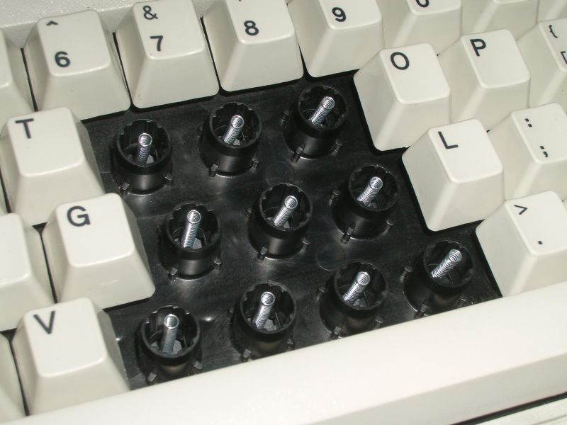 File:IBM Model M (1996) -- buckling springs.jpg