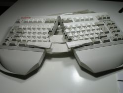 Cherry G80-5000 is split with 6 on the left side